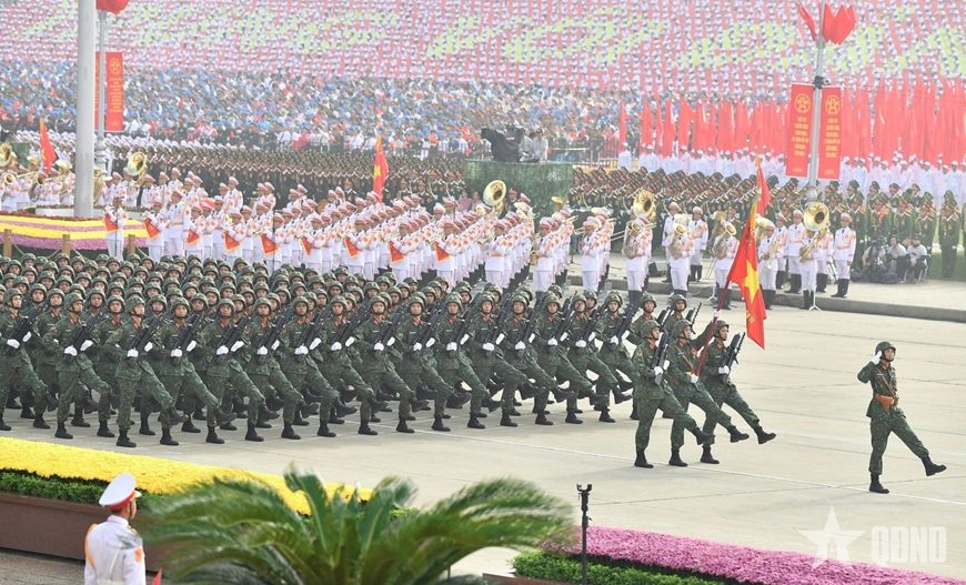 Đổi mới lý luận, phát triển Việt Nam kỷ nguyên mới - Bài 2: Thời cơ và thách thức với con đường phát triển

​